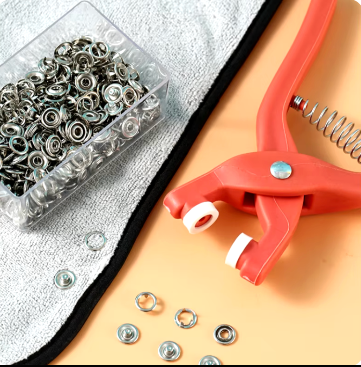 EN STOCK - Pince à boutons + 100 boutons